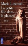 La petite fille dans le placard